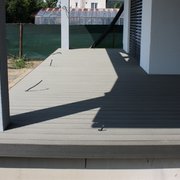 Dokončená drevoplastová terasa