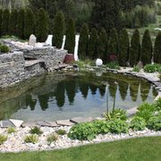 Realizácia okrasného jazierka v súkromnej záhrade