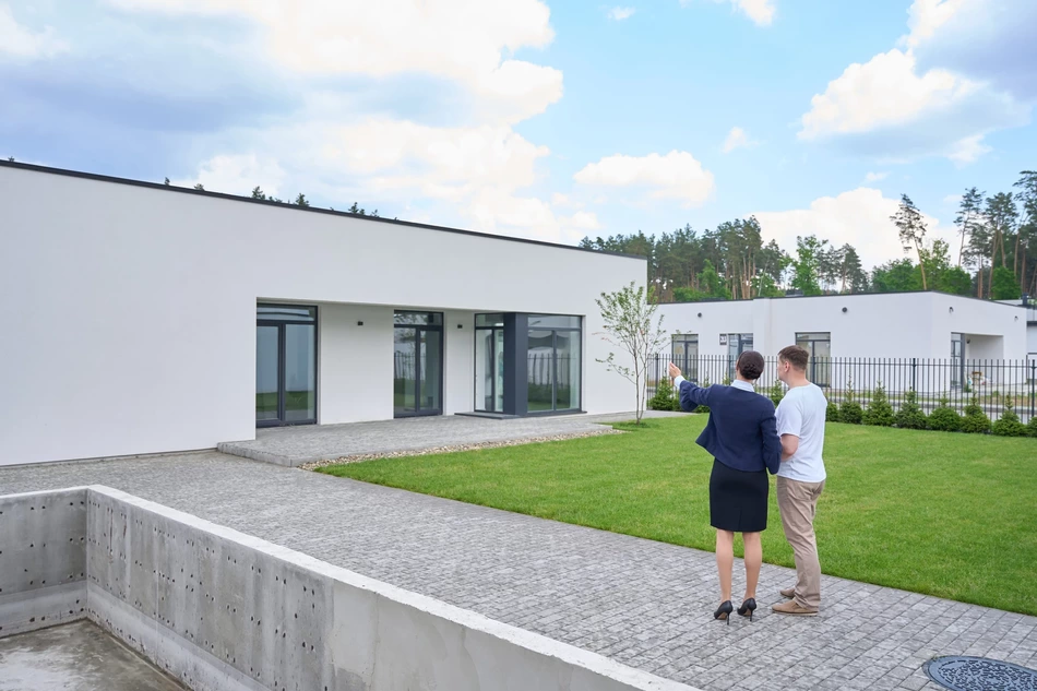Moderná záhrada okolo novostavby
