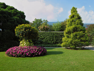 Okrasná záhrada, ktorá robí dojem po celý rok – tipy a inšpirácie z praxe