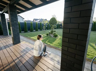 Terasa ako súčasť záhrady: prečo má zmysel riešiť ju spolu s exteriérom Terasa ako súčasť záhrady: prečo má zmysel riešiť ju spolu s exteriérom
