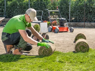 Založíme vám dokonalý trávnik: Profesionálne záhradné služby pre každú záhradu