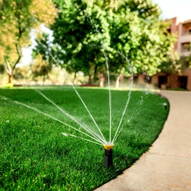 zavlažovací systém v záhrade